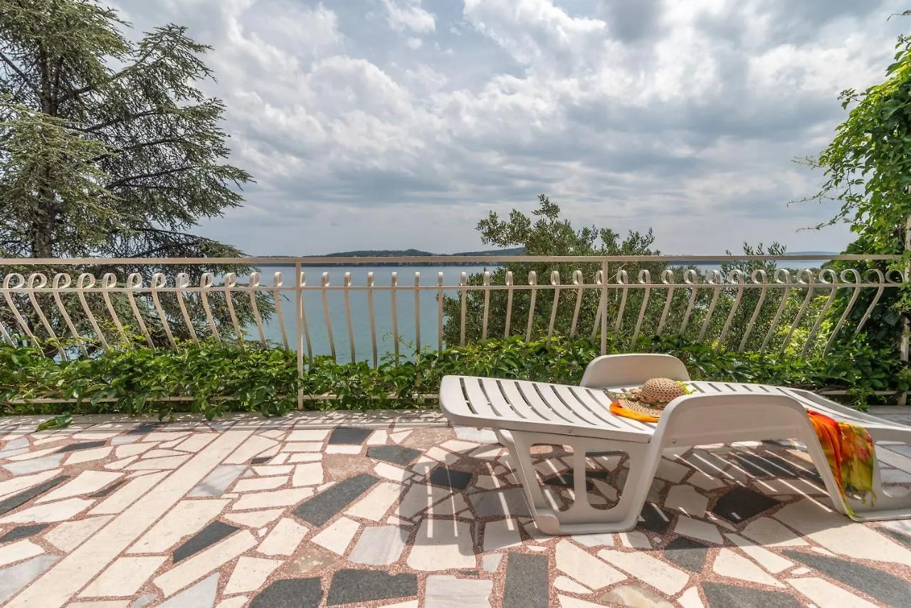 Unique Beachfront Apt With Garden & Grill, Near Trogir Hırvatistan