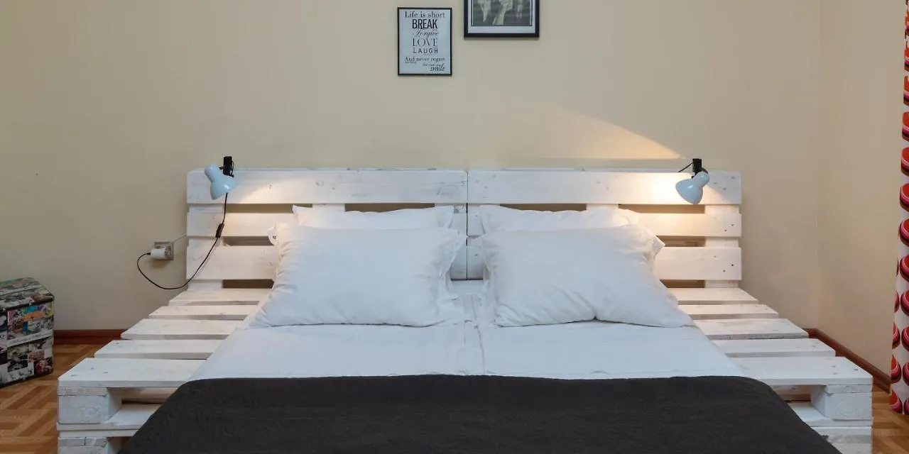 Unique Beachfront Apt With Garden & Grill, Near Trogir