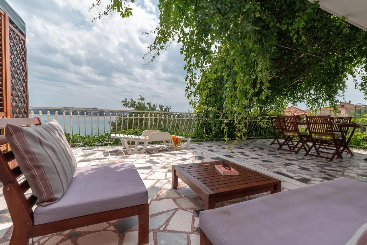 Unique Beachfront Apt With Garden & Grill, Near Trogir 0*,  Hırvatistan