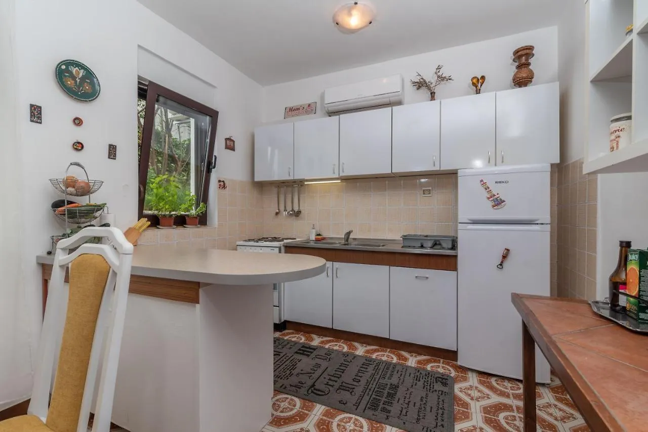 Unique Beachfront Apt With Garden & Grill, Near Trogir Hırvatistan